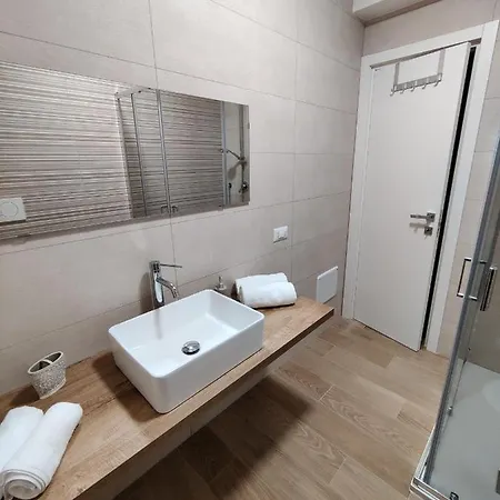 Arima - Loft Semi Indipendente In Locazione * Bari