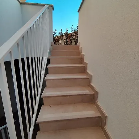 Arima - Loft Semi Indipendente In Locazione *